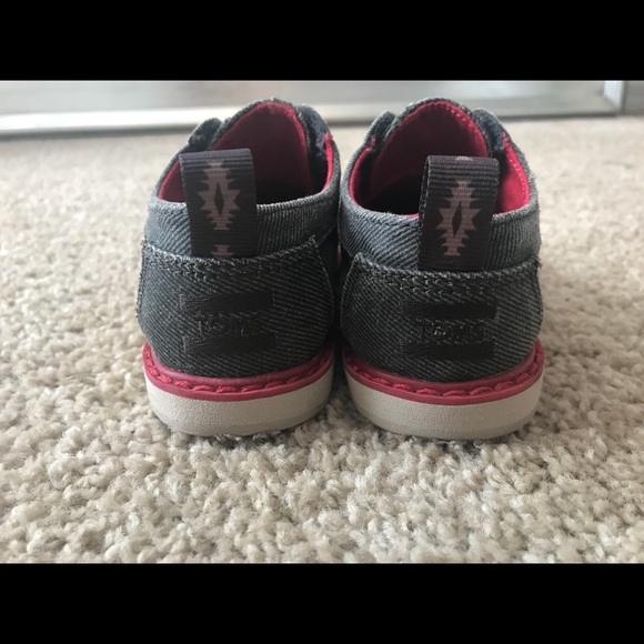Toms - Picture 4 of 7